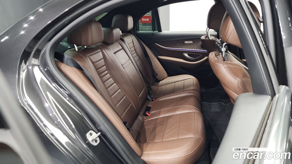 Mercedes-Benz E-Class 2021