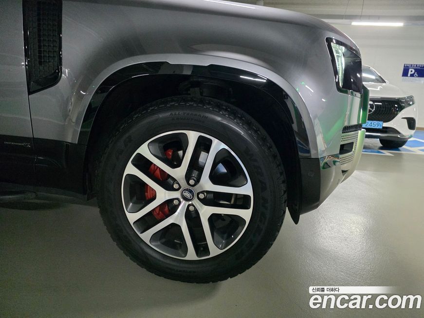 Land Rover Defender 2023