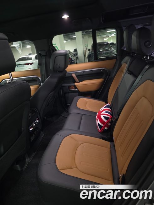 Land Rover Defender 2023