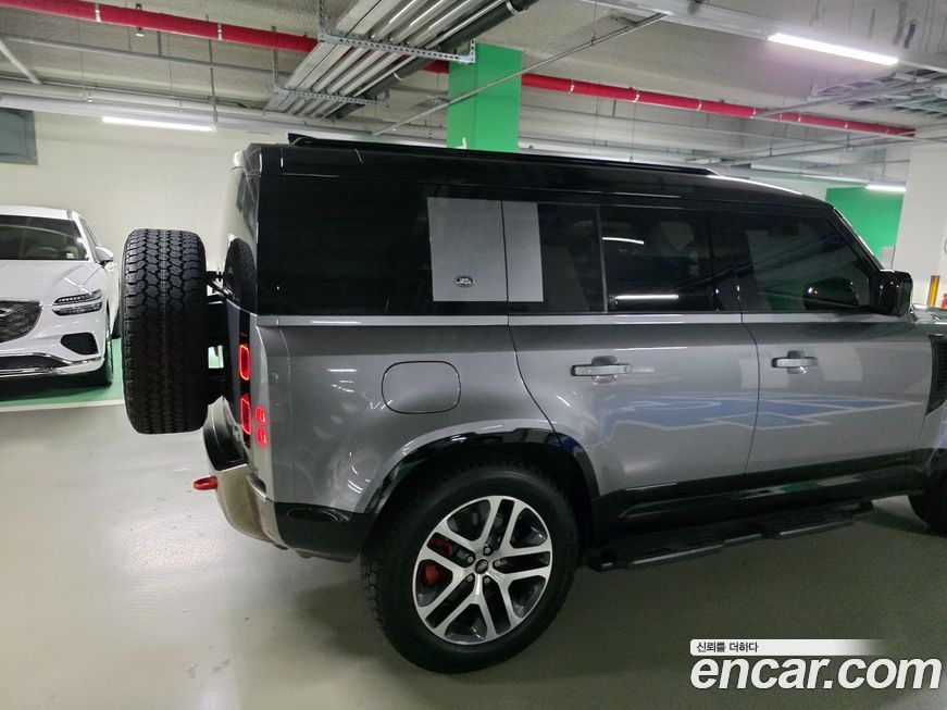 Land Rover Defender 2023
