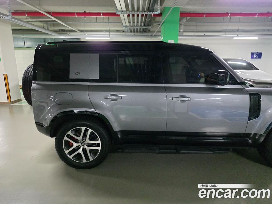 Land Rover Defender 2023