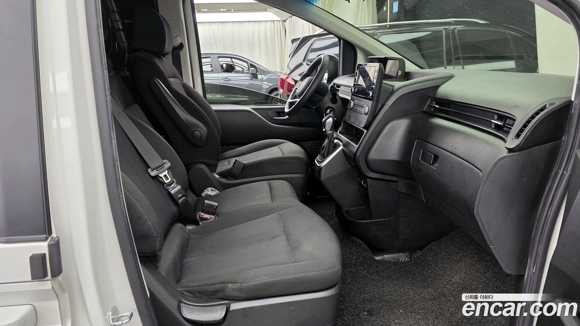 Hyundai Staria 2023