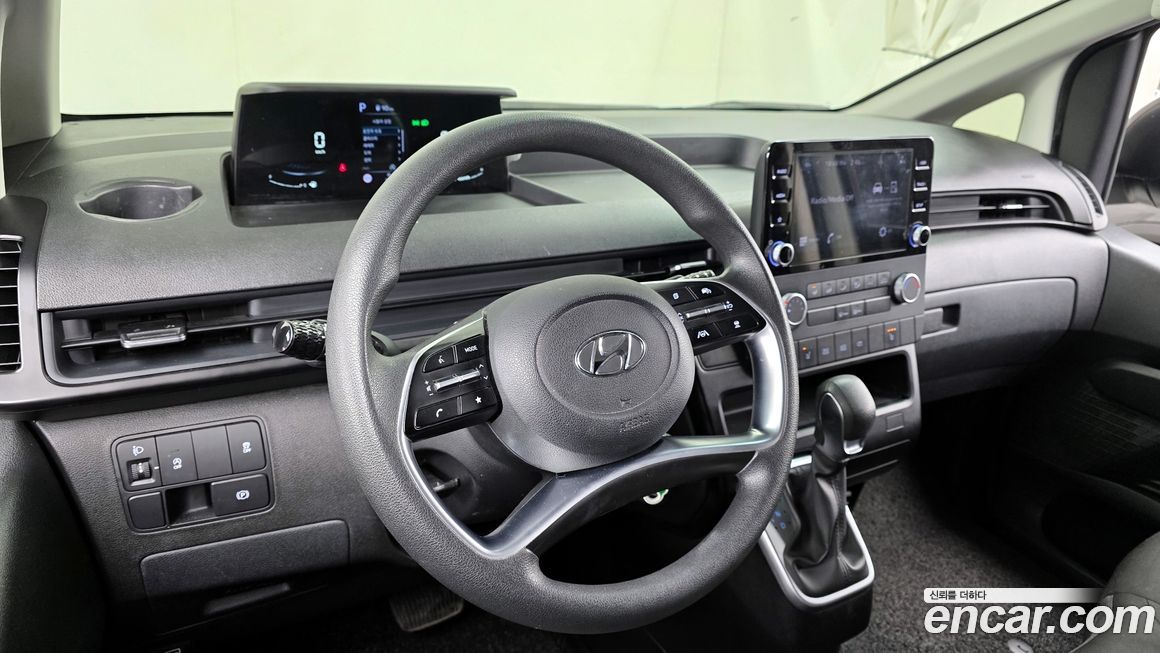 Hyundai Staria 2023