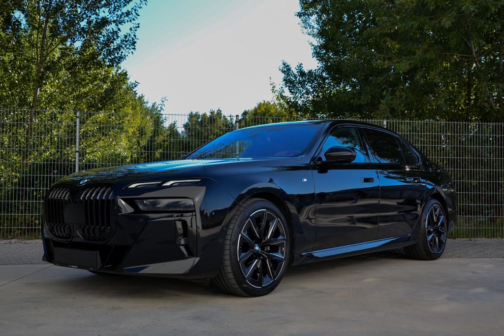 BMW 740 2023
