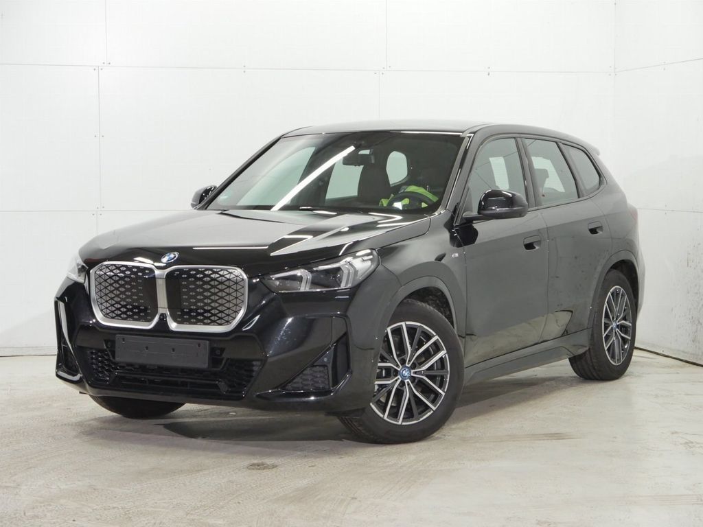 BMW iX1 2025