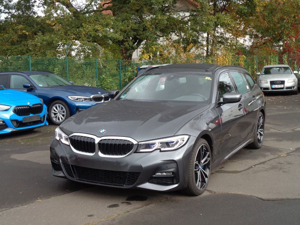 BMW 330 2022