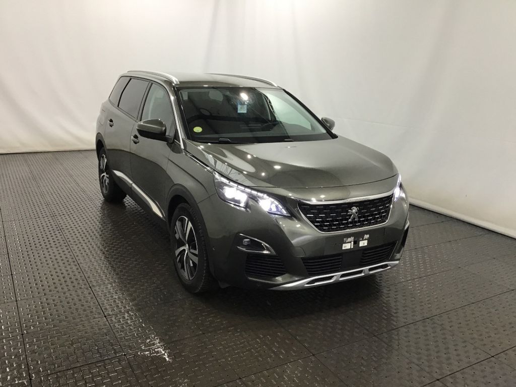 Peugeot 5008 2021