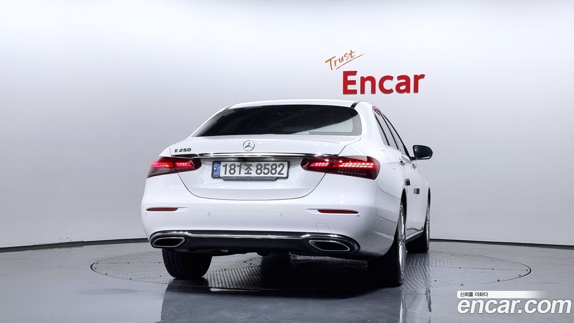 Mercedes-Benz E-Class 2021