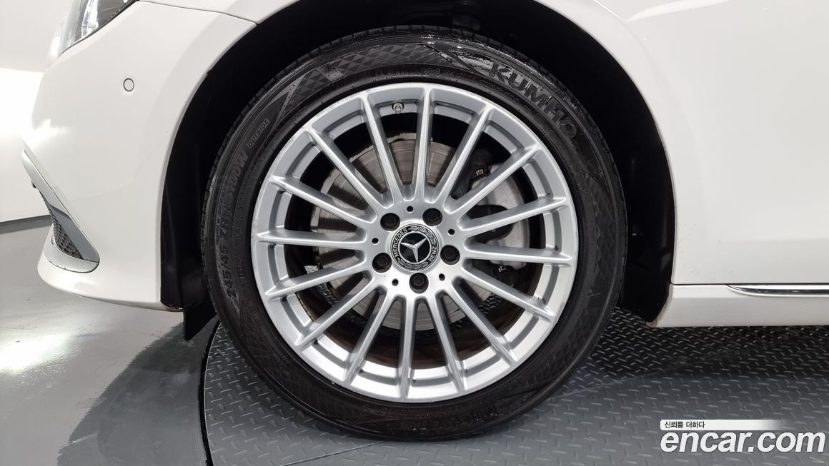 Mercedes-Benz E-Class 2021