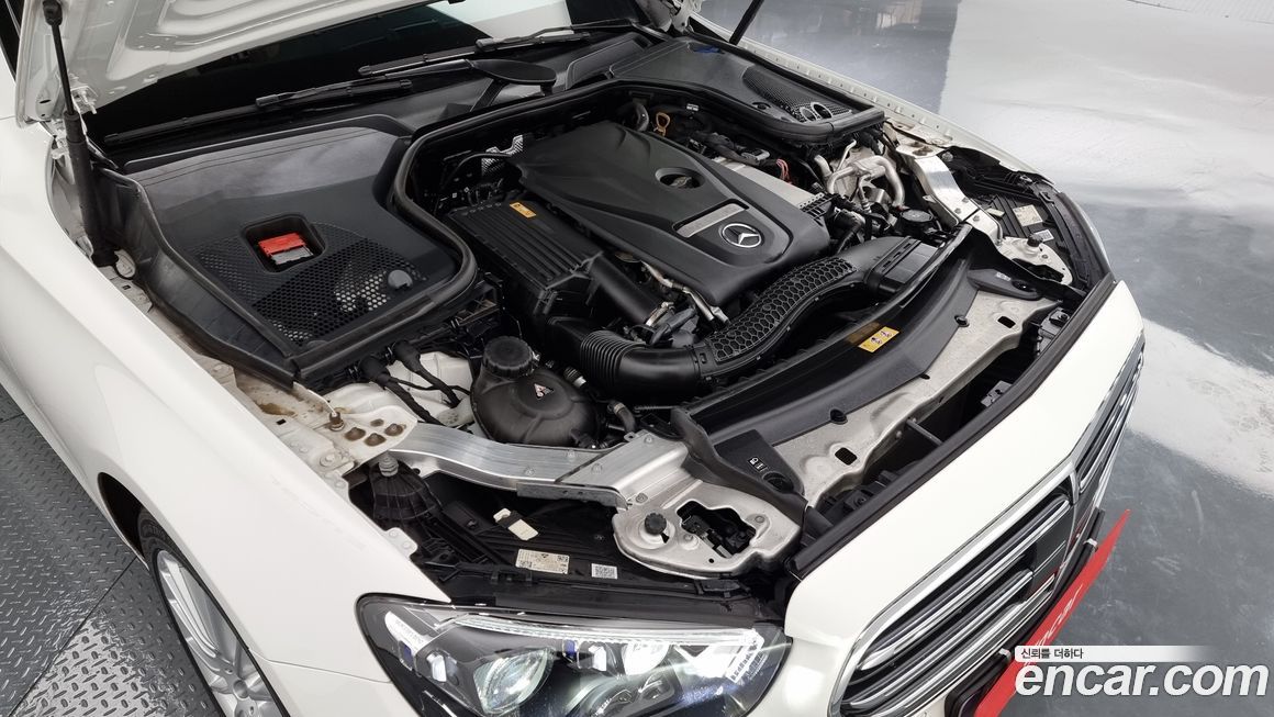 Mercedes-Benz E-Class 2021