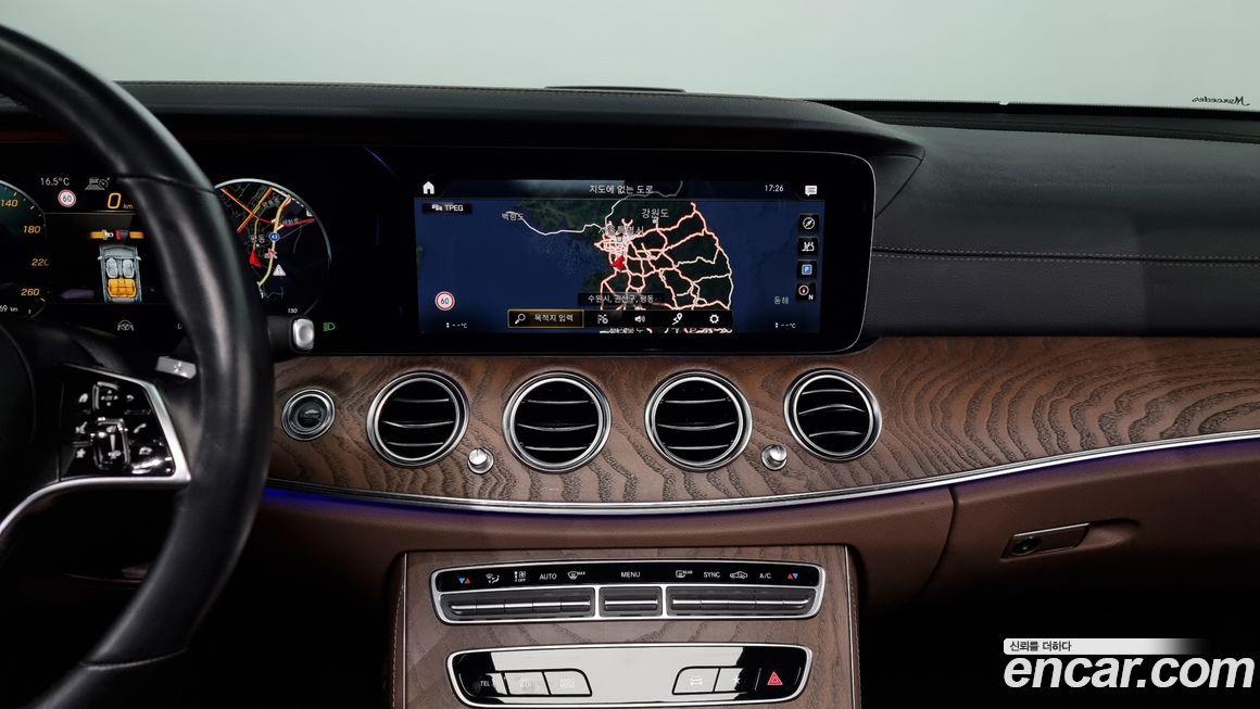 Mercedes-Benz E-Class 2021