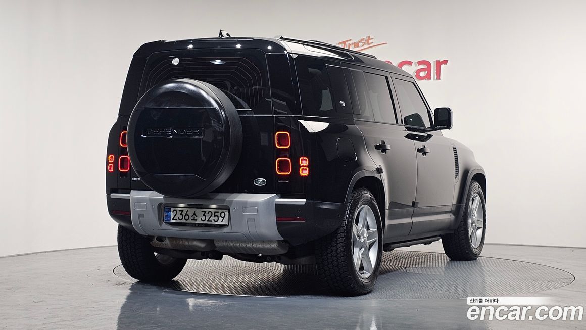 Land Rover Defender 2023