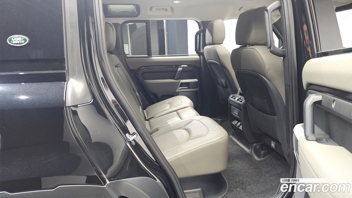 Land Rover Defender 2023