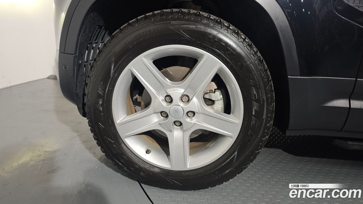 Land Rover Defender 2023