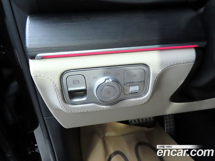 Mercedes-Benz GLS-Class 2023