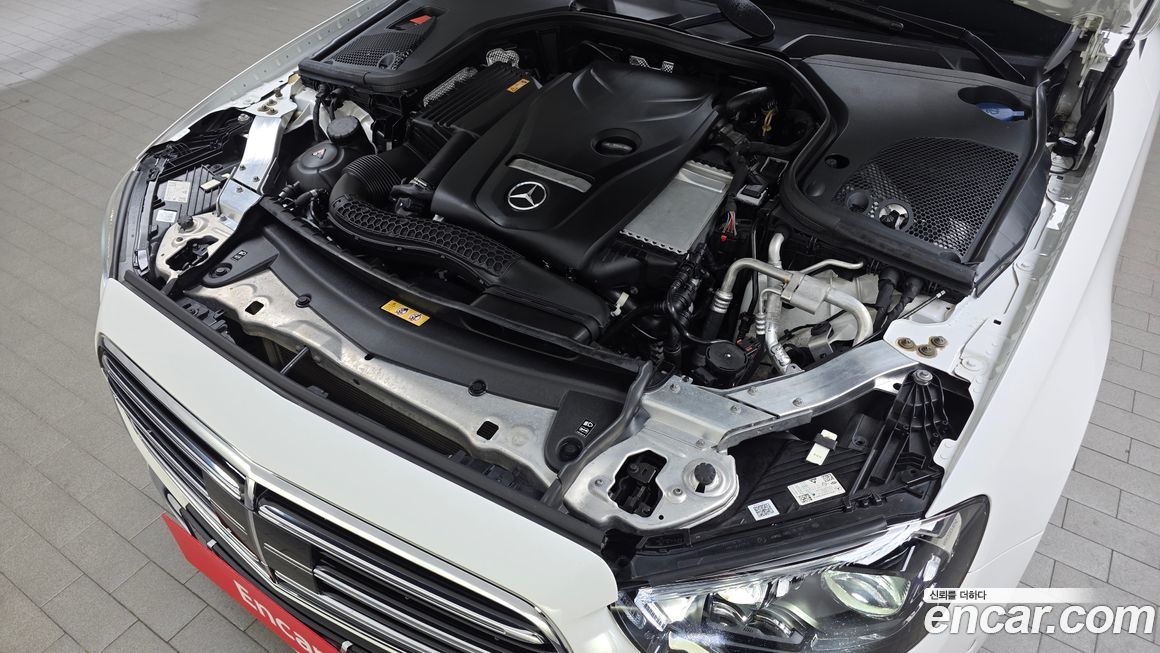 Mercedes-Benz E-Class 2021