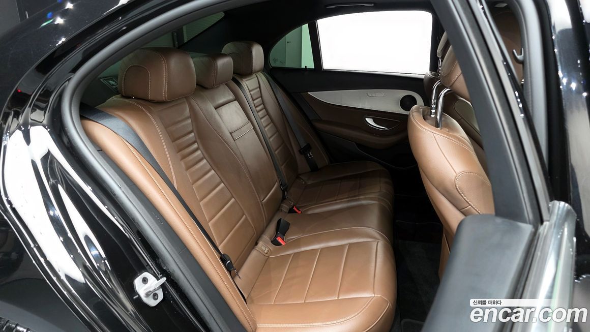 Mercedes-Benz E-Class 2021