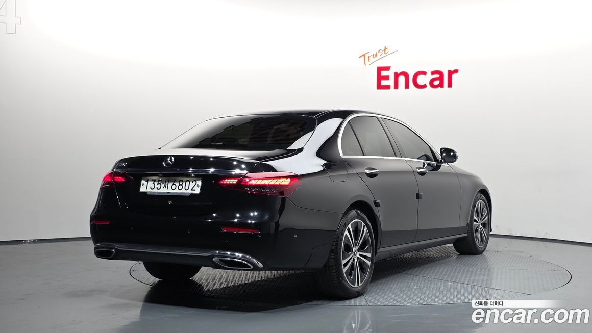 Mercedes-Benz E-Class 2021