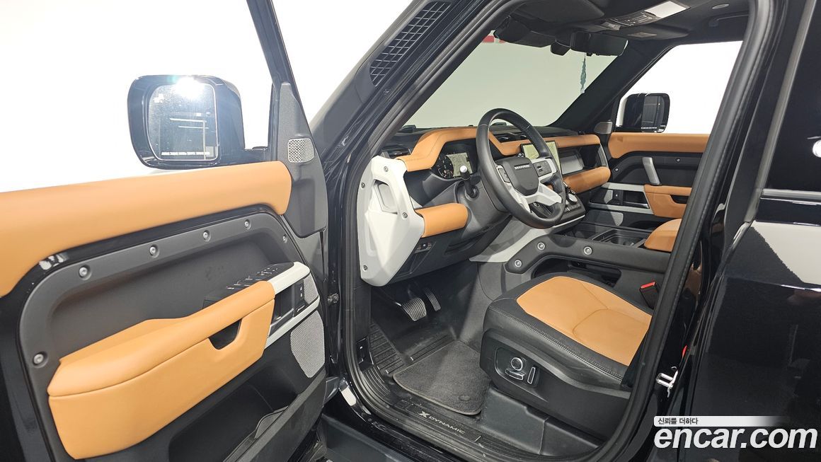 Land Rover Defender 2024