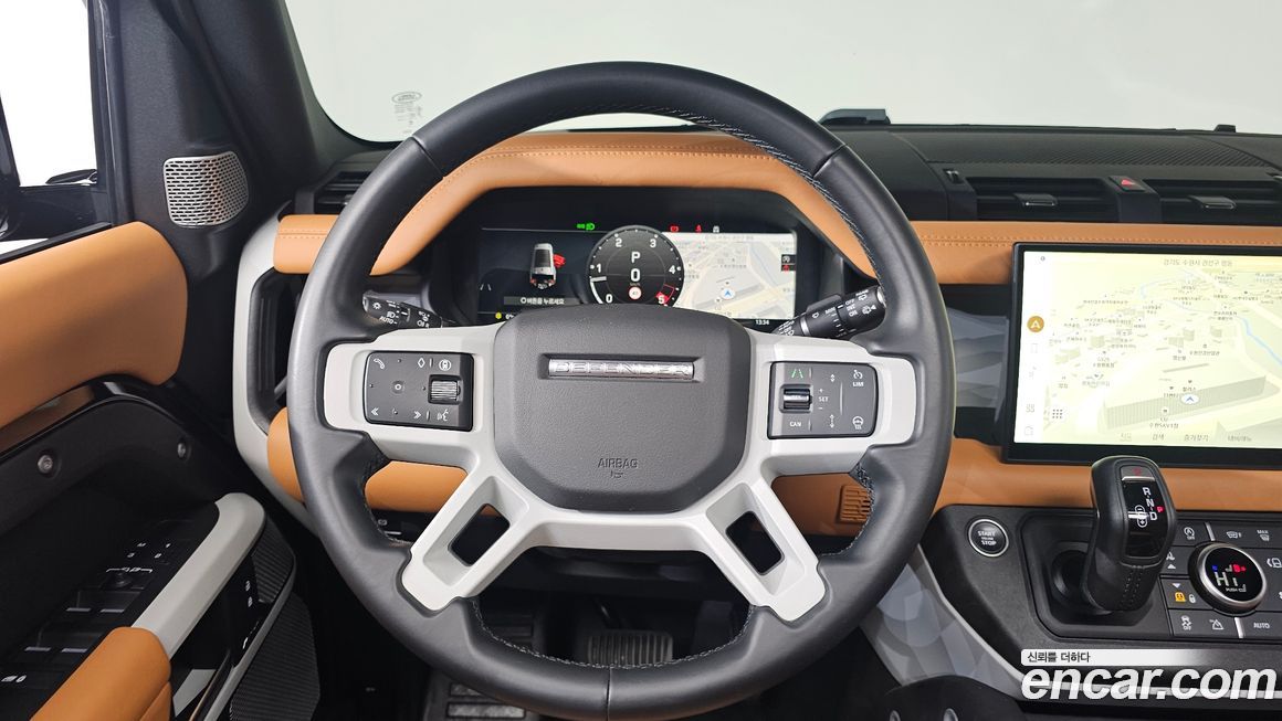 Land Rover Defender 2024