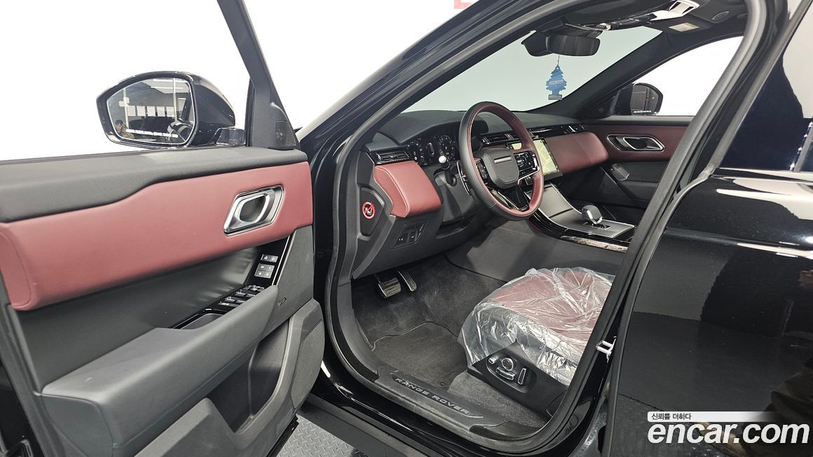 Land Rover Range Rover Velar 2025