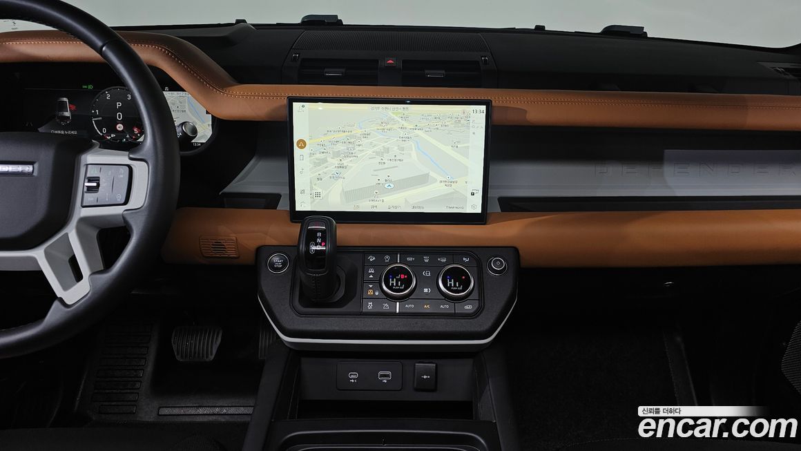 Land Rover Defender 2024