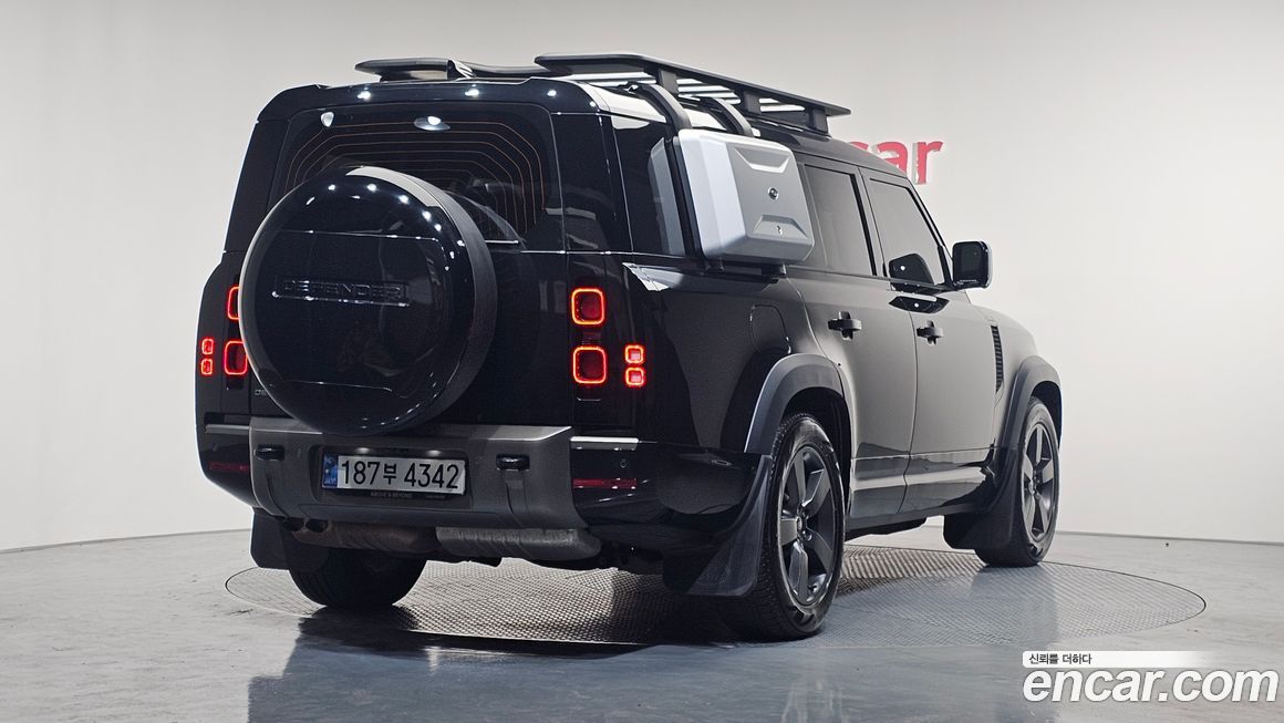 Land Rover Defender 2024