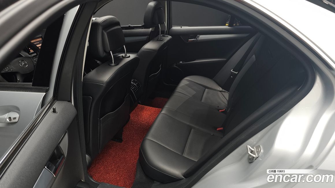 Mercedes-Benz C-Class 2010