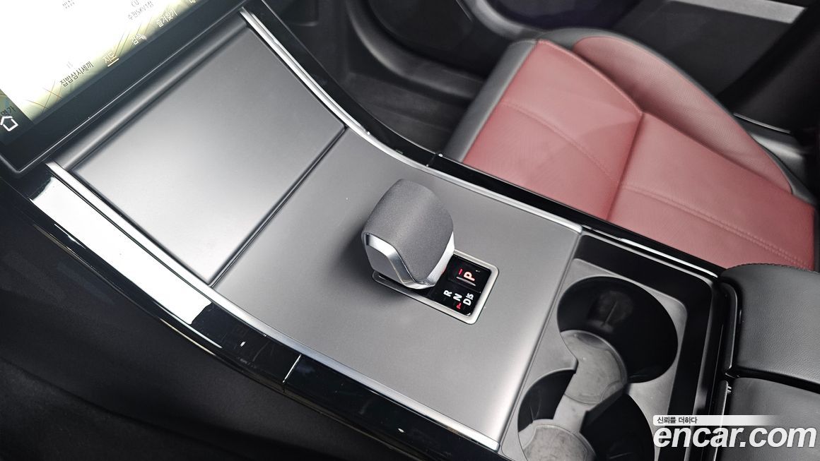 Land Rover Range Rover Velar 2025