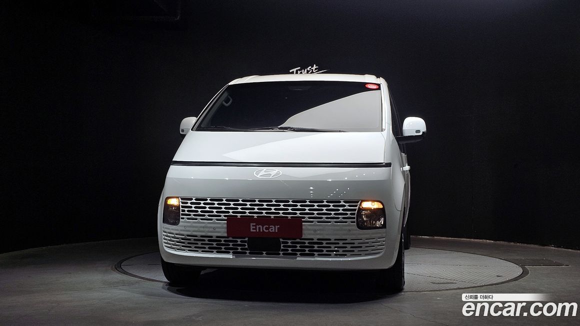 Hyundai Staria 2025