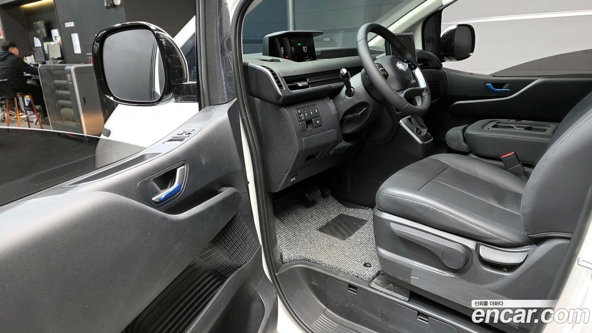 Hyundai Staria 2025