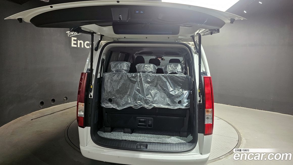 Hyundai Staria 2025