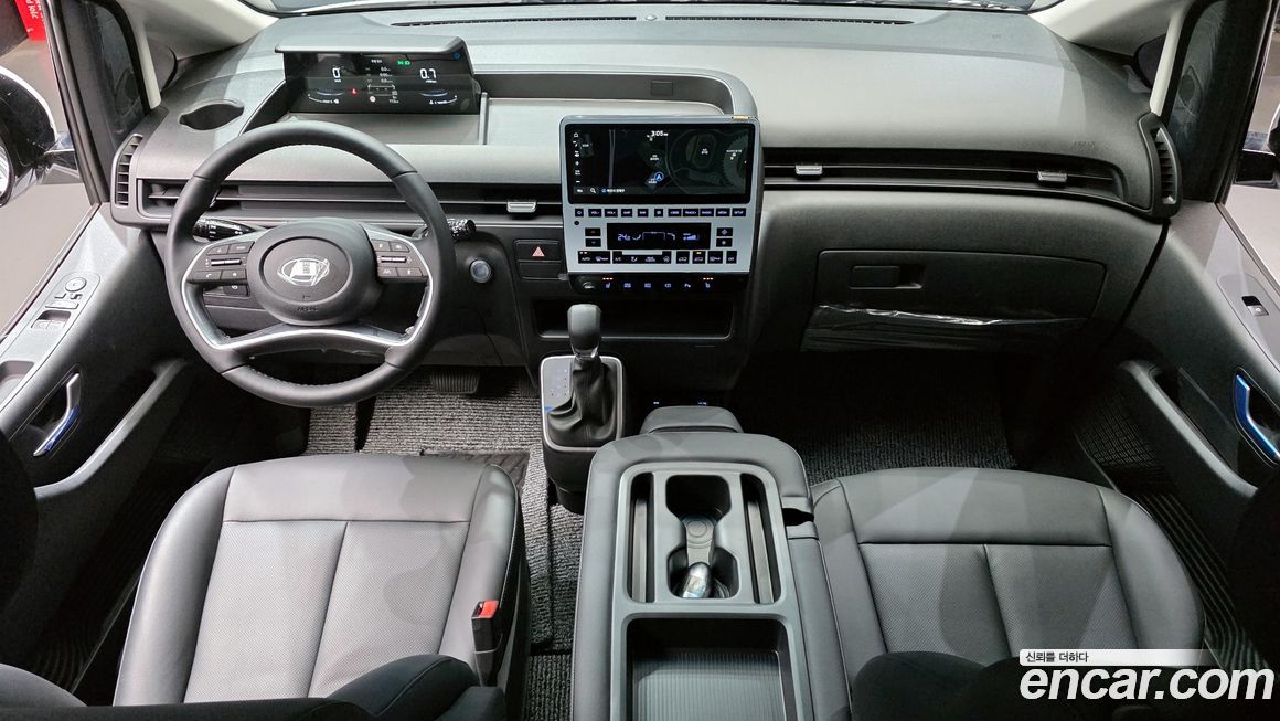 Hyundai Staria 2025