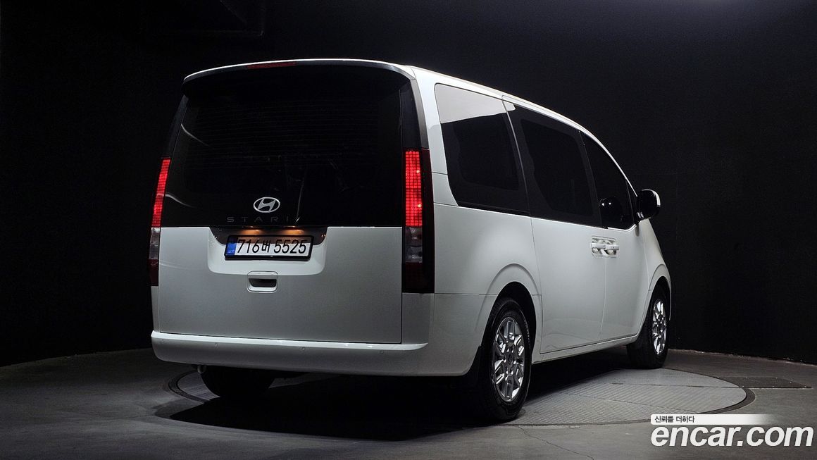 Hyundai Staria 2025