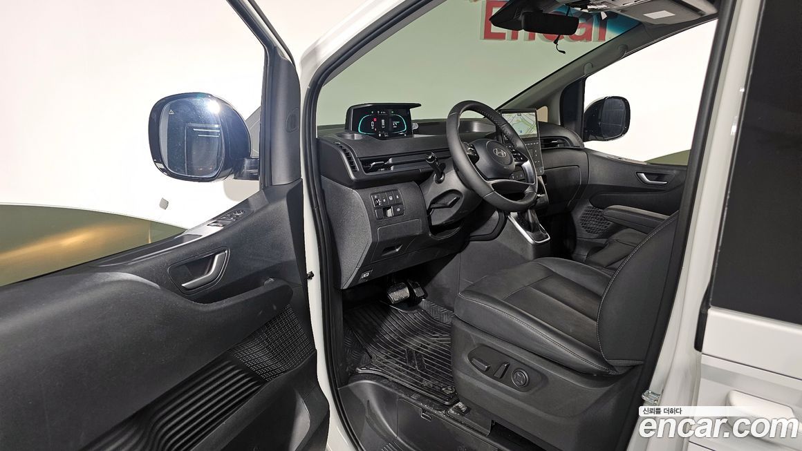 Hyundai Staria 2025