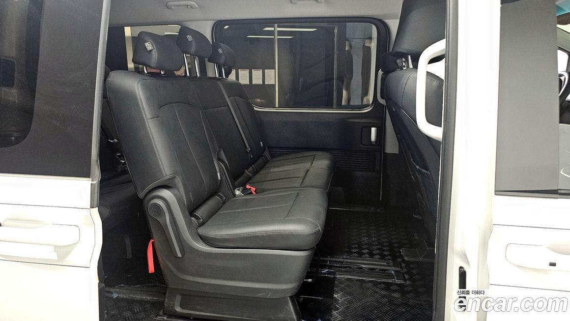Hyundai Staria 2025