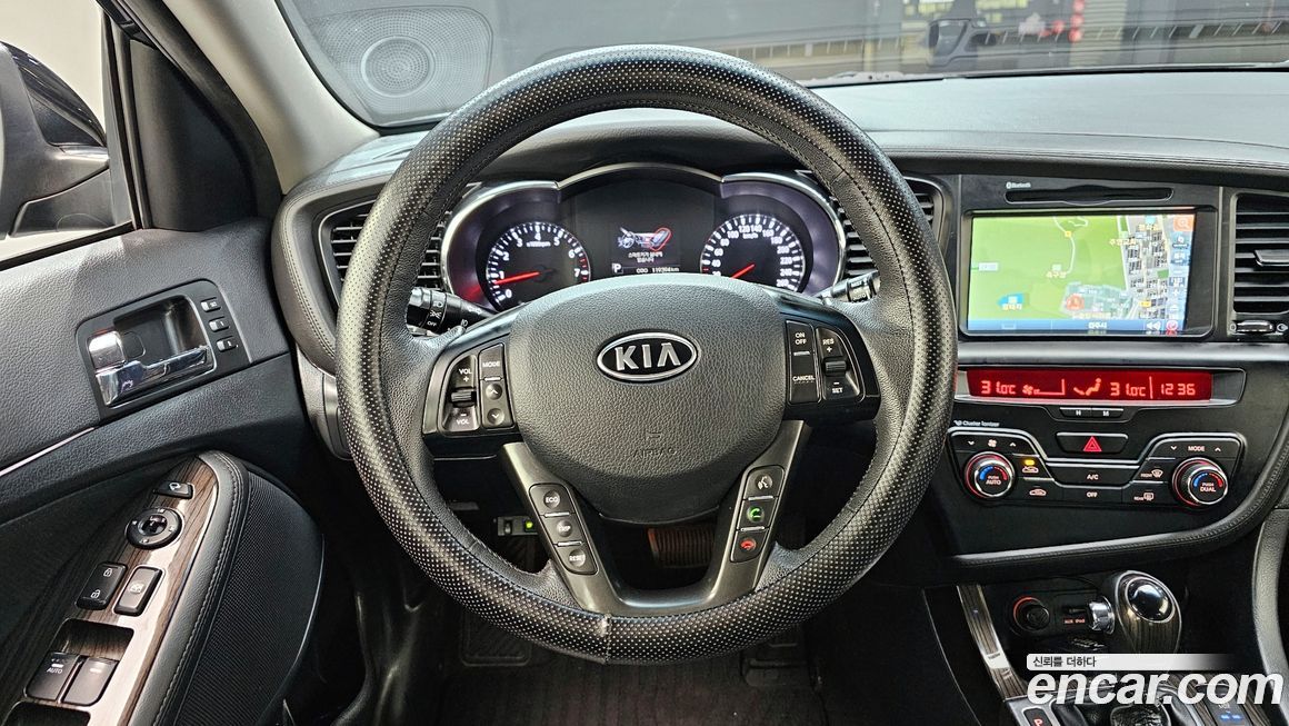 Kia K5 2011