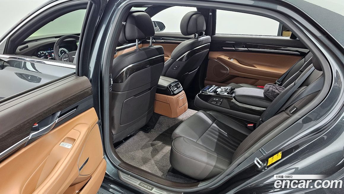 Genesis G90 2021