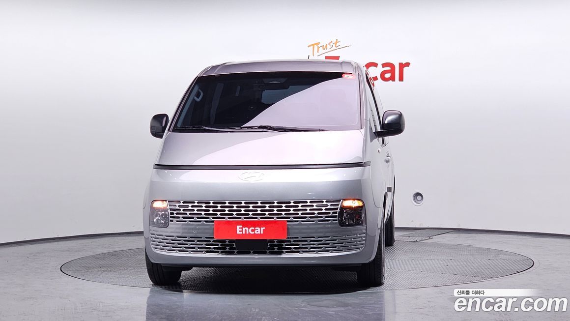Hyundai Staria 2025