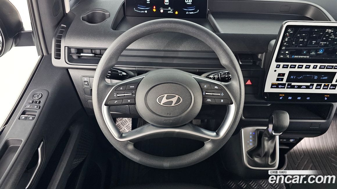 Hyundai Staria 2025