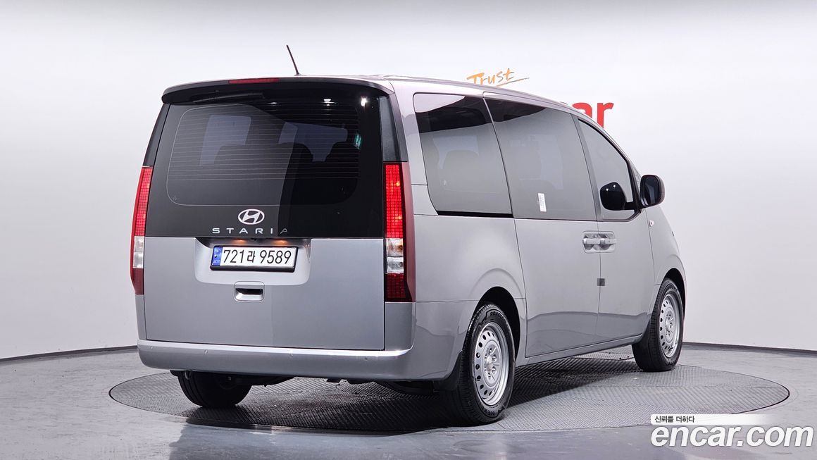Hyundai Staria 2025
