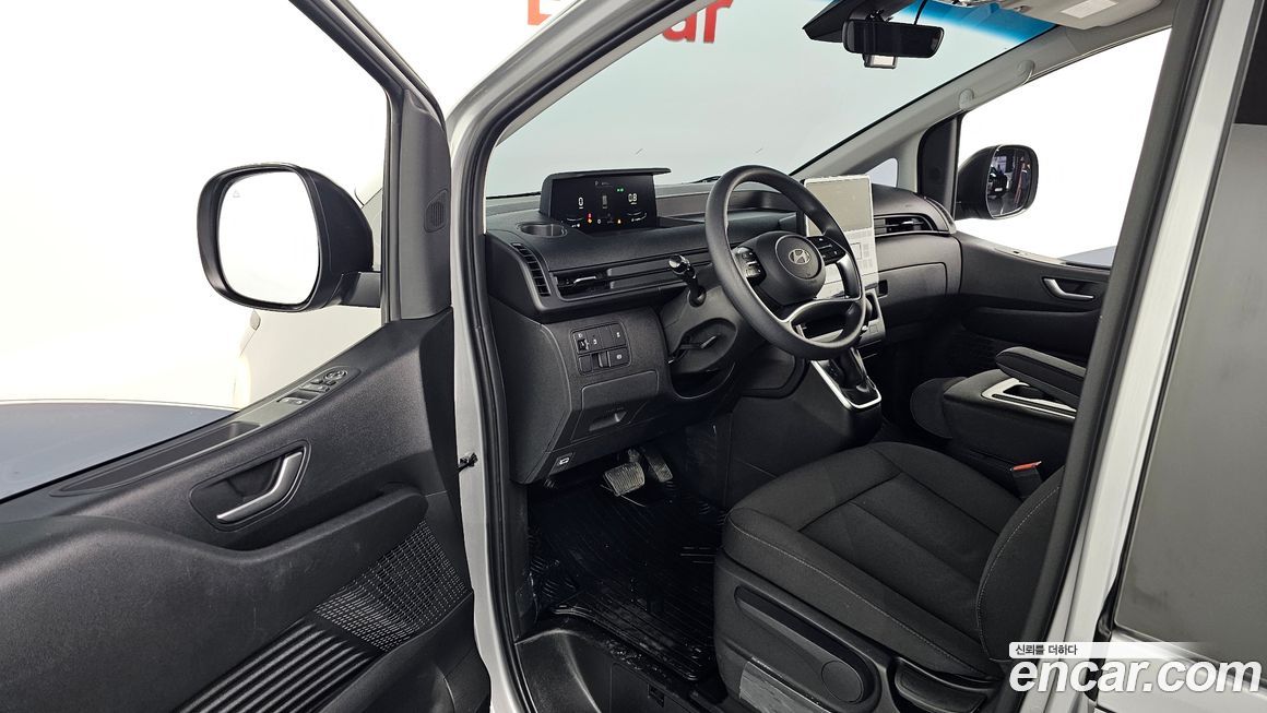 Hyundai Staria 2025