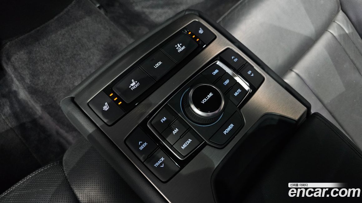 Hyundai Genesis 2016