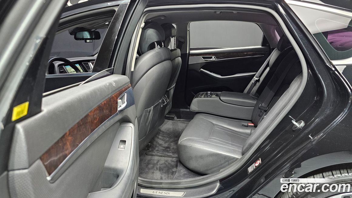 Hyundai Genesis 2016