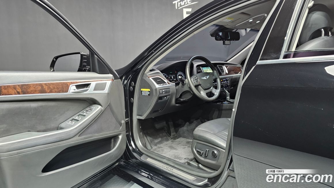 Hyundai Genesis 2016