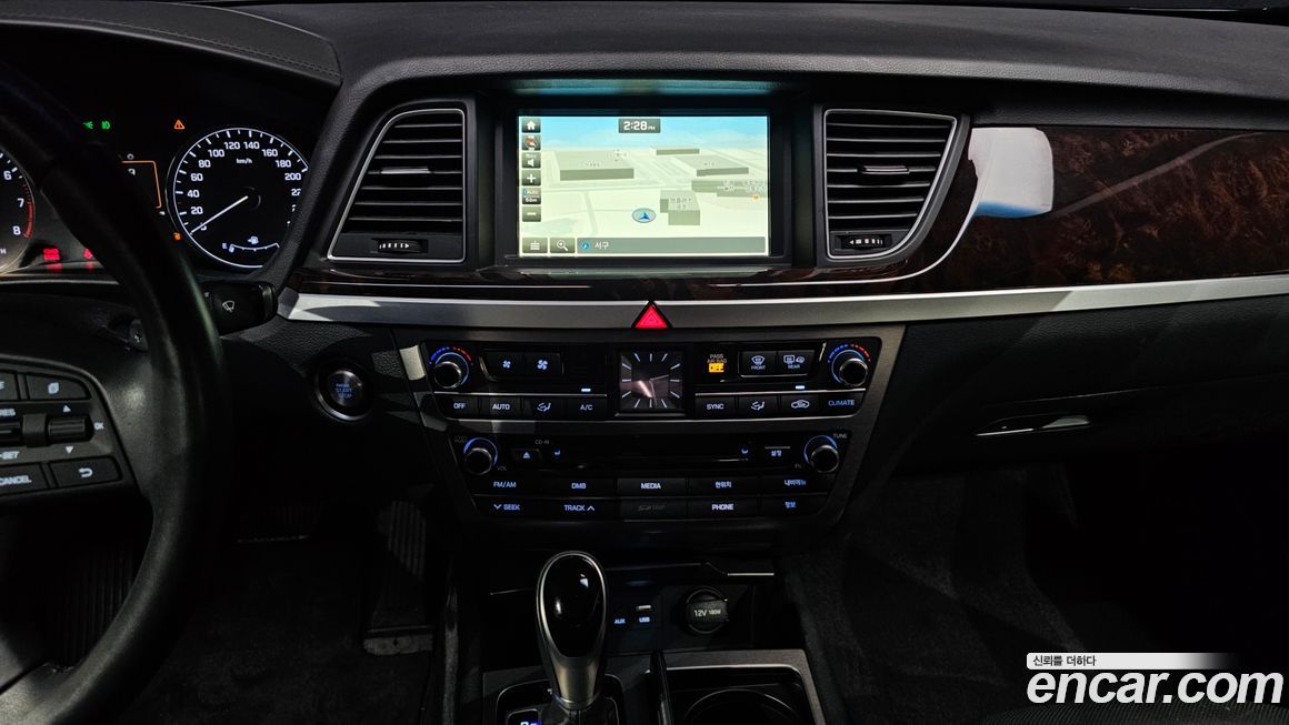 Hyundai Genesis 2016