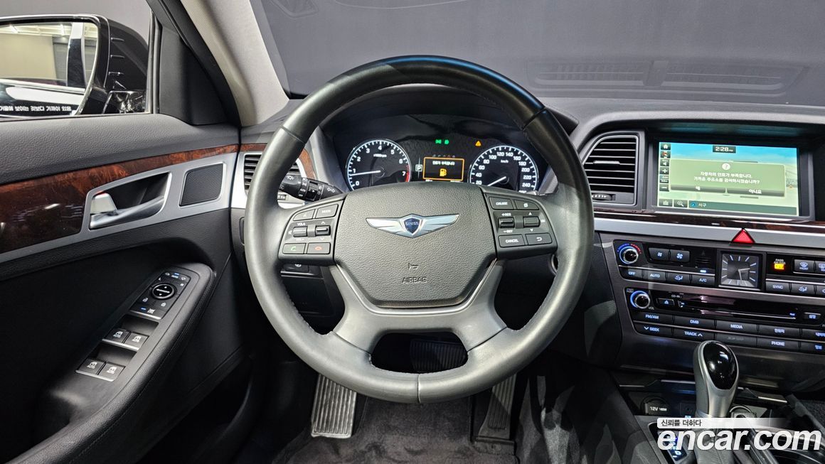 Hyundai Genesis 2016