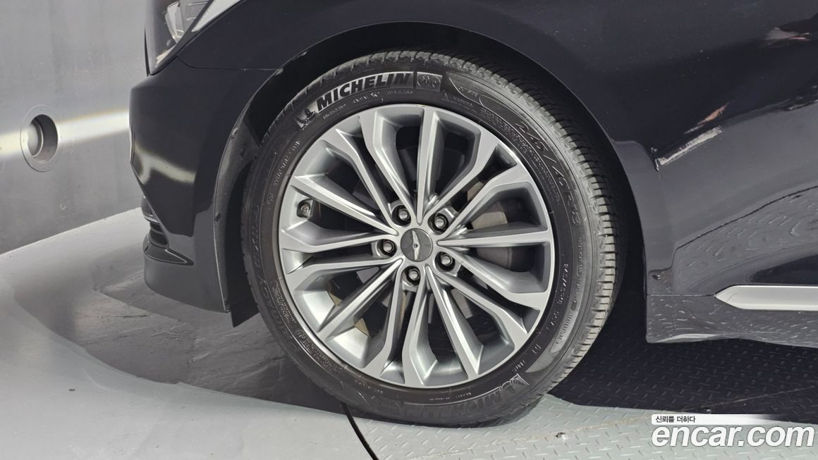 Hyundai Genesis 2016