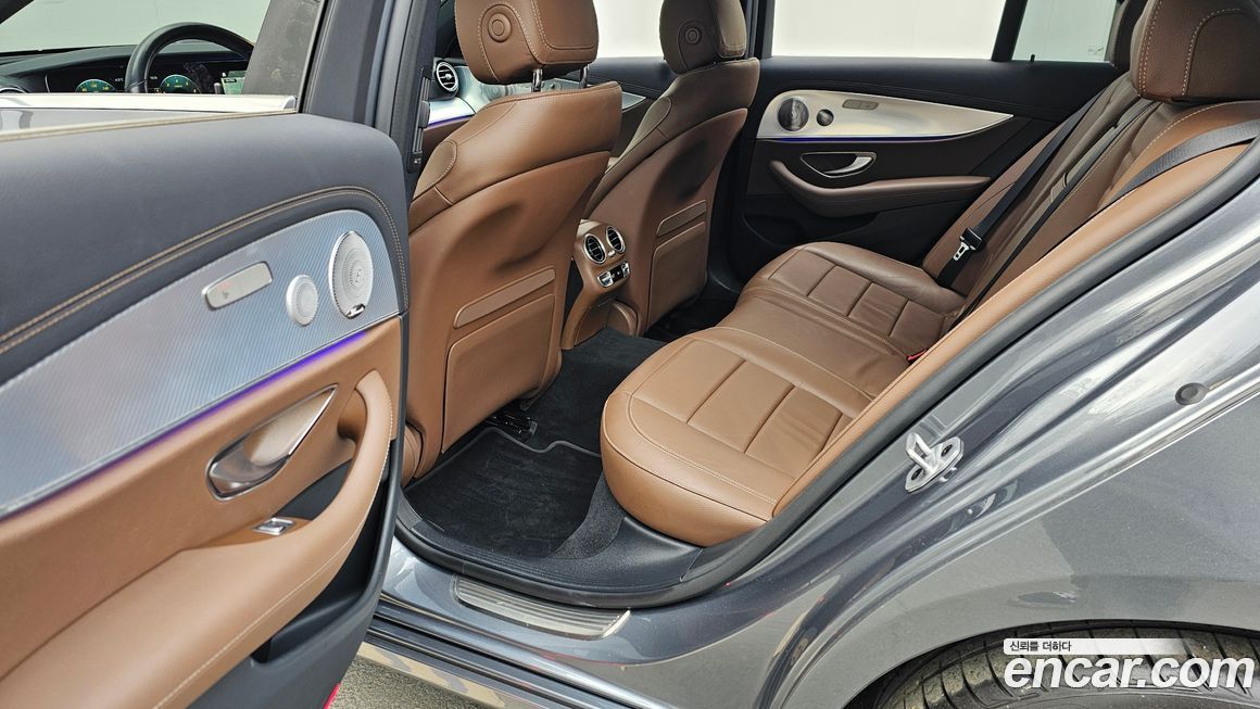 Mercedes-Benz E-Class 2021