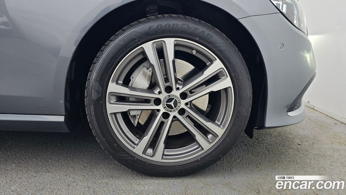 Mercedes-Benz E-Class 2021